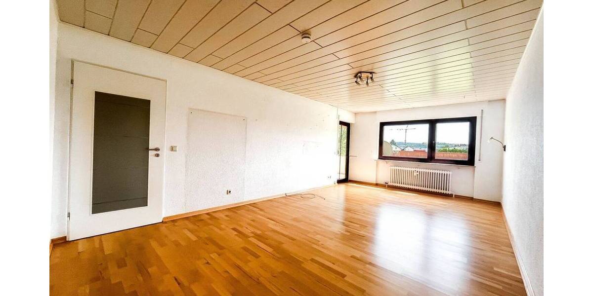 Helle Wohnung mit Balkon und Blick ins Grüne - Modernisiert und sofort bezugsfertig 4 zimmer