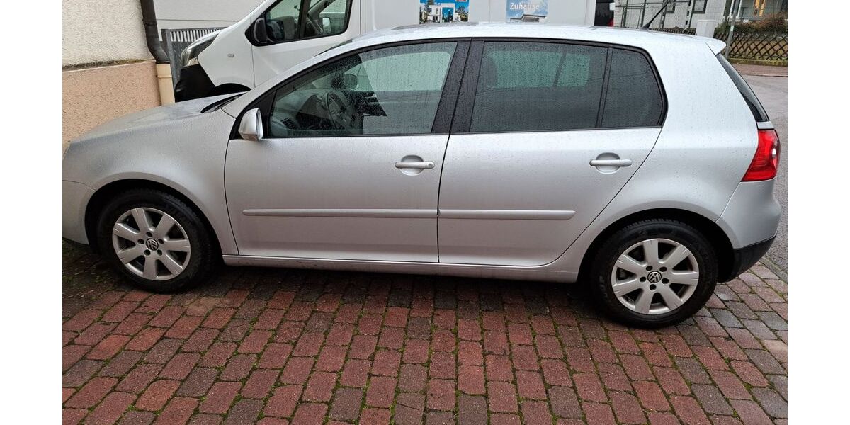 VW Golf 161.000 km 5.900 € Löchgau 74369