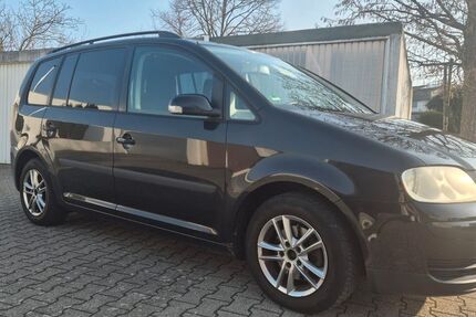 VW Touran 214.650 km 1.950 &euro; Neckarsulm 74172