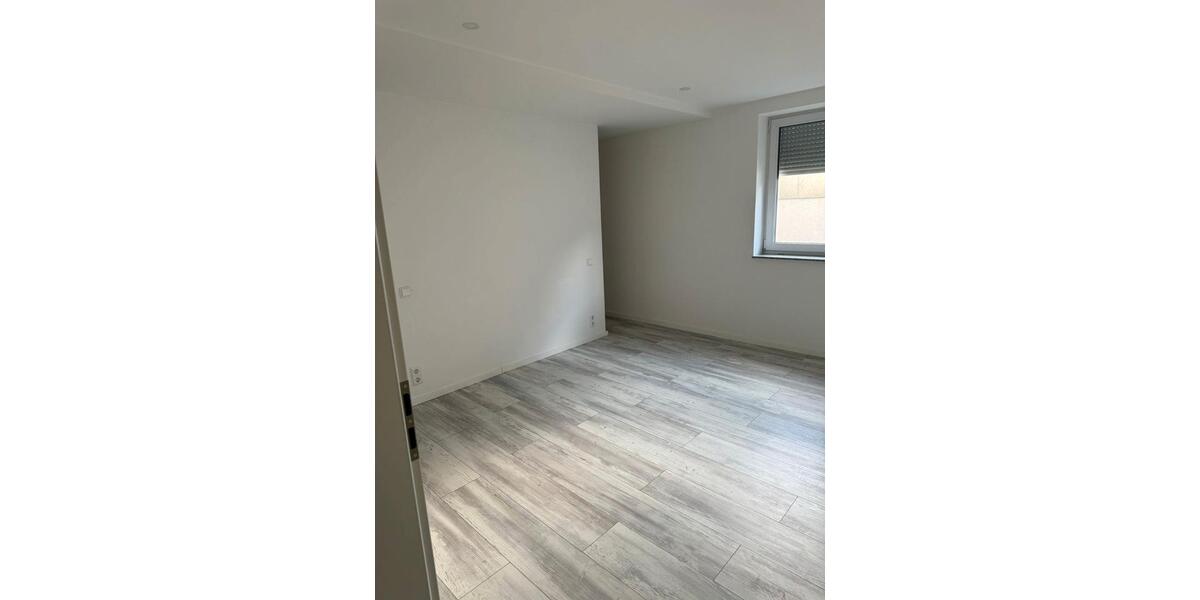 Erdgeschoßwohnung Oedheim - 1 Zimmer, 85 m&sup2;, 900&euro; | Angebot:26456395