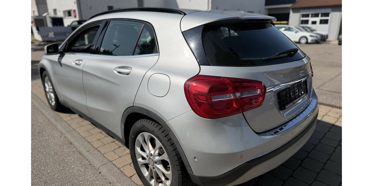 Mercedes-Benz GLA 200 Bi-Xenon SHZ PDC 150.000 km 10.990 &euro; Neckarsulm 74172