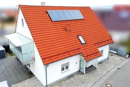 Neuwertiges Einfamilienhaus in Neutraubling – Privatverkauf.