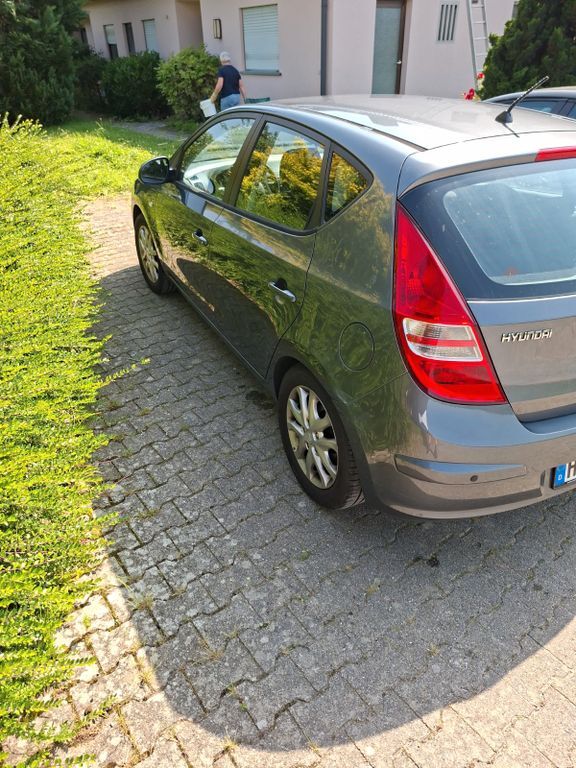 i30