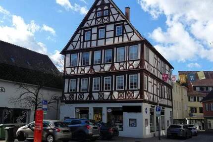 Wunderschön und einmalig: Historisches Wohn- und Geschäftshaus in der Öhringer Innenstadt 1 zimmer