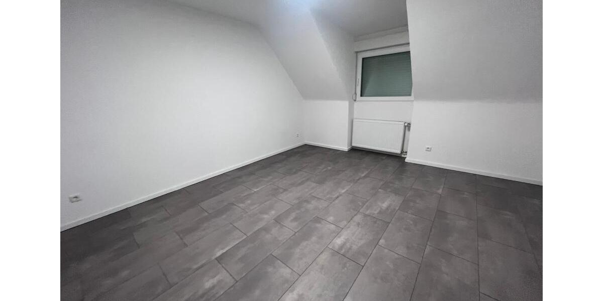 Dachgeschoßwohnung Sachsenheim - 4 Zimmer, 90 m&sup2;, 289.000&euro; | Angebot:24448639
