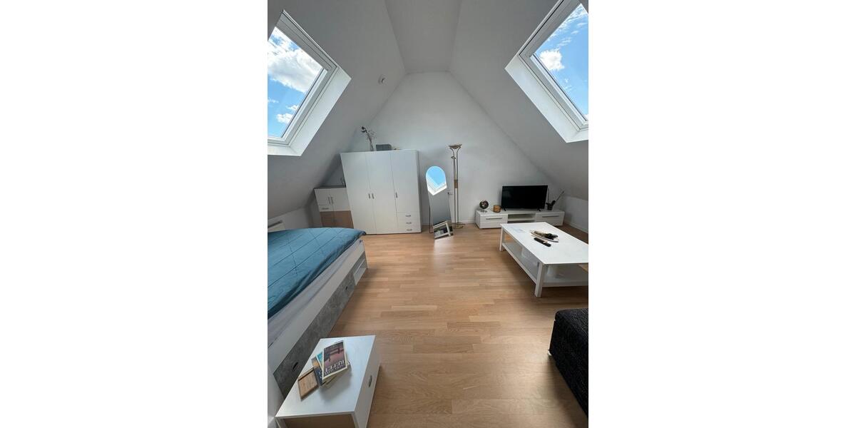 Dachgeschoßwohnung Kirchheim am Neckar - 1.5 Zimmer, 33 m&sup2;, 825&euro; | Angebot:26687964