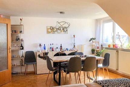 Fußläufig zum Stadtzentrum – 3-Zimmer-Eigentumswohnung im DG. 3 zimmer