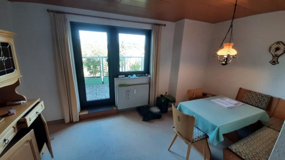 3,5 Zimmer Wohnung + Hobbyraum mit separatem WC u. Dusche 3 zimmer