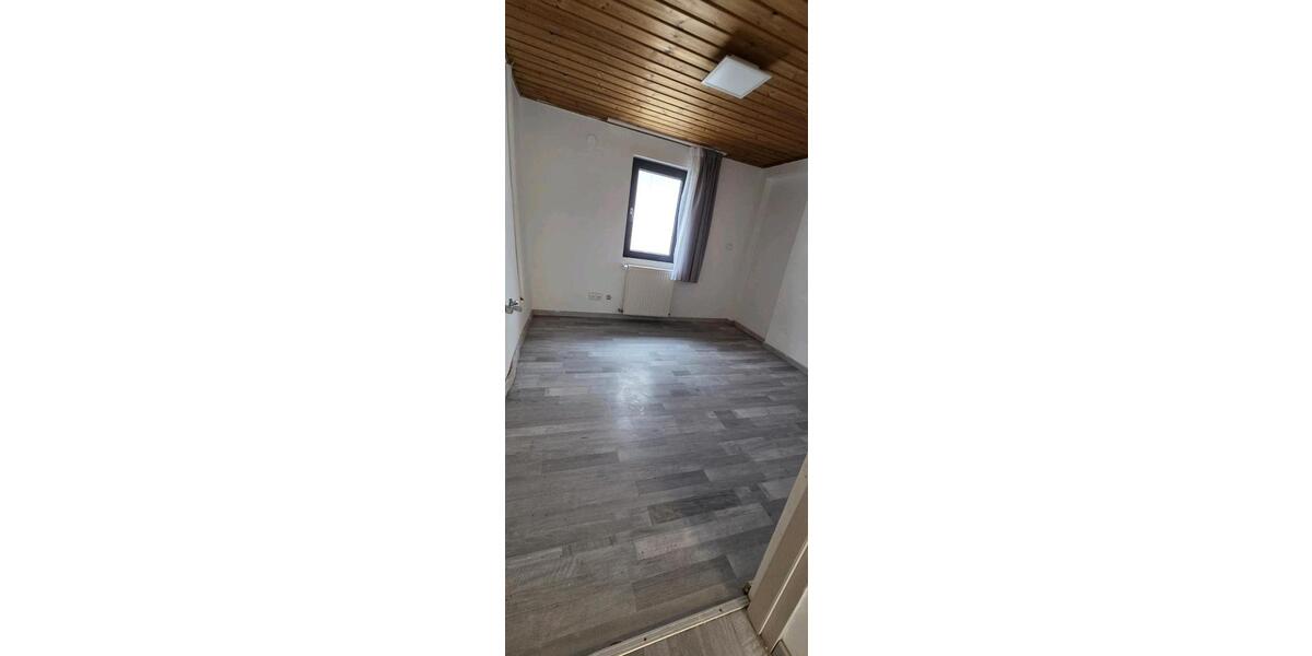 Mehrfamilienhaus, Wohnhaus Gundelsheim - 9 Zimmer, 300 m&sup2;, 350.000&euro; | Angebot:26488993