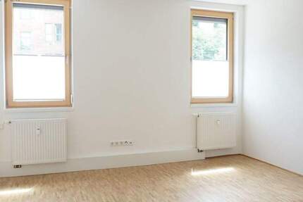 2,5-ZIMMER-HOCHPATERRE-WOHNUNG IM SANIERTEN ALTBAU - CHARMANT - NEUWERTIG - ZENTRAL 2 zimmer