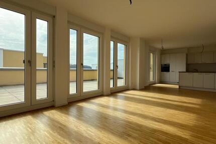 Wohnung Bad Friedrichshall - 4 Zimmer, 136 m&sup2;, 1.915&euro; | Angebot:26068591