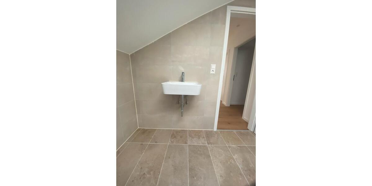 Dachgeschoßwohnung Heilbronn Horkheim - 3 Zimmer, 100 m&sup2;, 1.300&euro; | Angebot:26547367