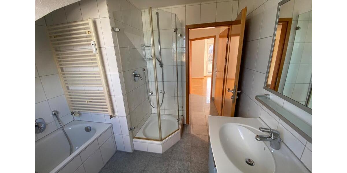 Dachgeschoßwohnung Leingarten - 3.5 Zimmer, 78 m&sup2;, 340.000&euro; | Angebot:27116786
