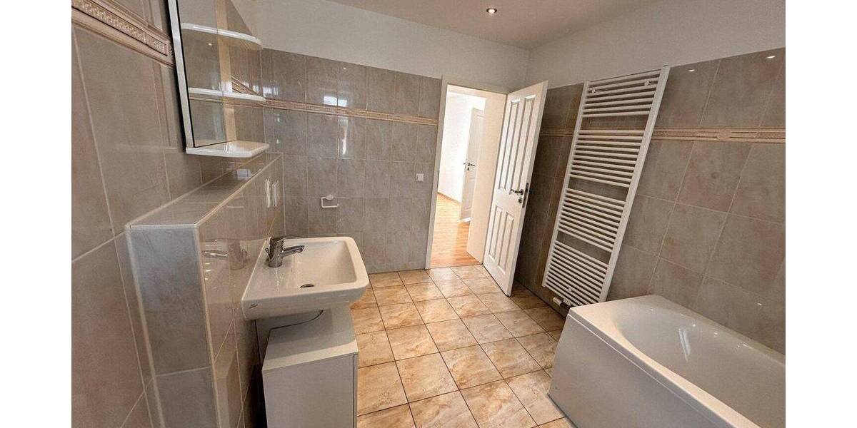 Etagenwohnung Sinsheim-Hilsbach Hilsbach - 3 Zimmer, 79 m&sup2;, 890&euro; | Angebot:26877216