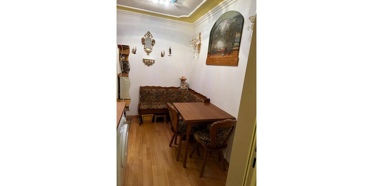 3-ZKB im Erdgeschoss mit Balkon und EBK 3.5 zimmer