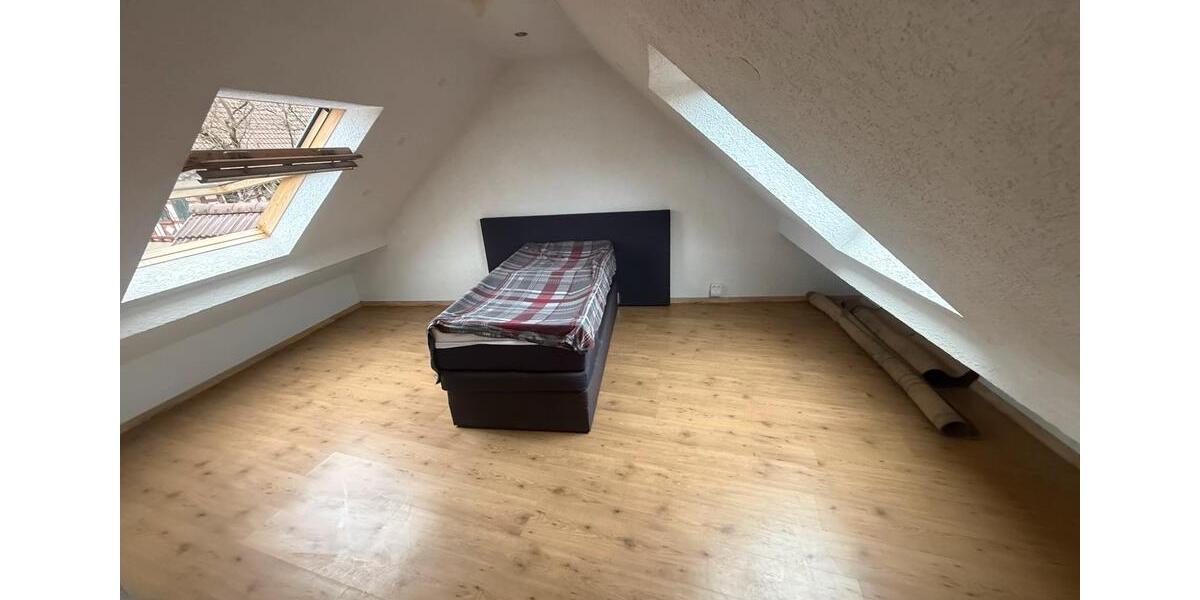 Dachgeschoßwohnung Sternenfels - 2 Zimmer, 68 m&sup2;, 550&euro; | Angebot:26569610