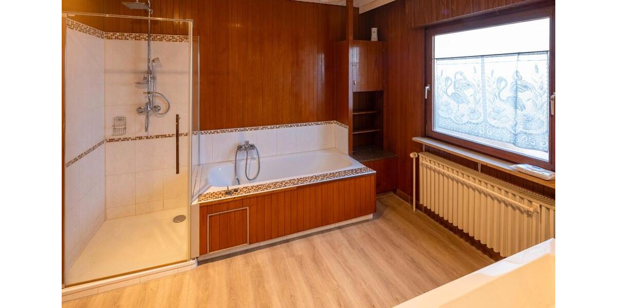 Einfamilienhaus Gundelsheim - 8 Zimmer, 260 m&sup2;, 585.000&euro; | Angebot:26305188