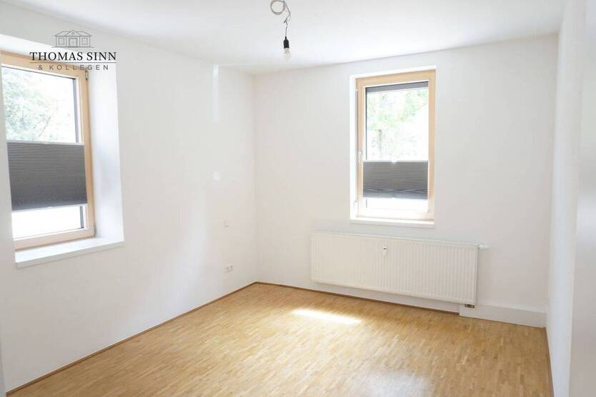 2,5-ZIMMER-HOCHPATERRE-WOHNUNG IM SANIERTEN ALTBAU - CHARMANT - NEUWERTIG - ZENTRAL 2 zimmer