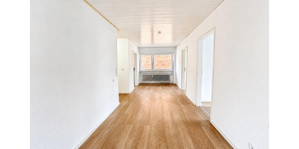 Etagenwohnung Walheim - 4 Zimmer, 92 m&sup2;, 1.650&euro; | Angebot:26448463