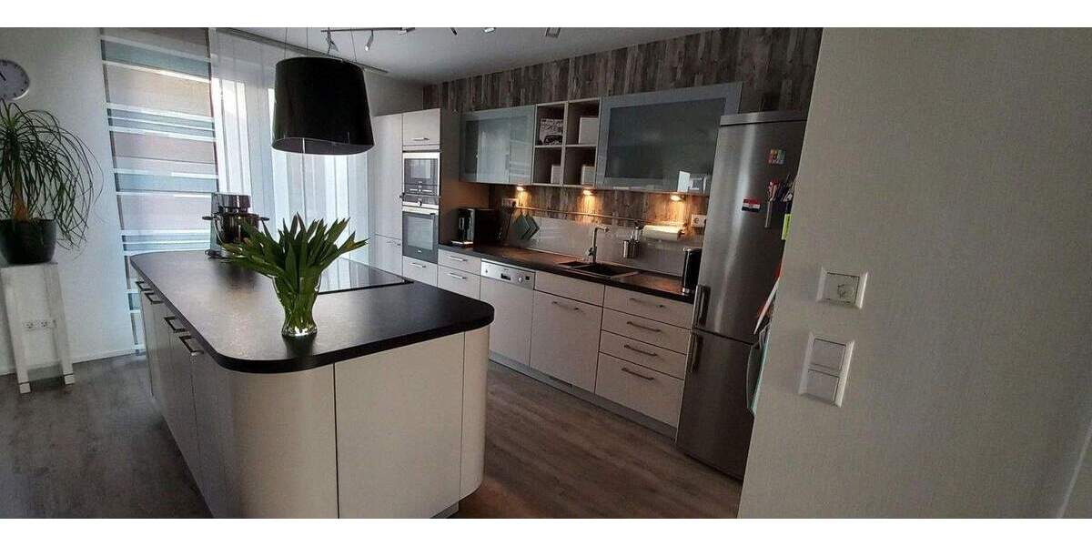 Große - neuwertige 4,5 Zimmer Wohnung zum Wohlfühlen - keine Provision VB 4 zimmer