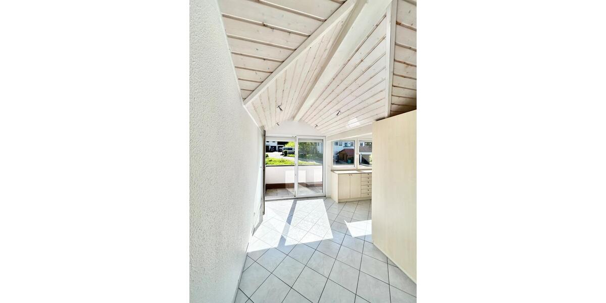 Dachgeschoßwohnung Markgröningen - 3 Zimmer, 76 m&sup2;, 912&euro; | Angebot:26695949