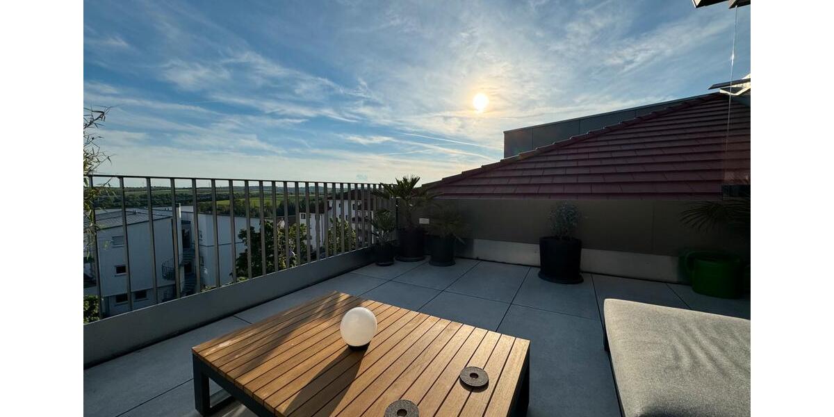 Exklusive Penthousewohnung mit 2 Dachterrassen und lux. Ausstatt. 3.5 zimmer