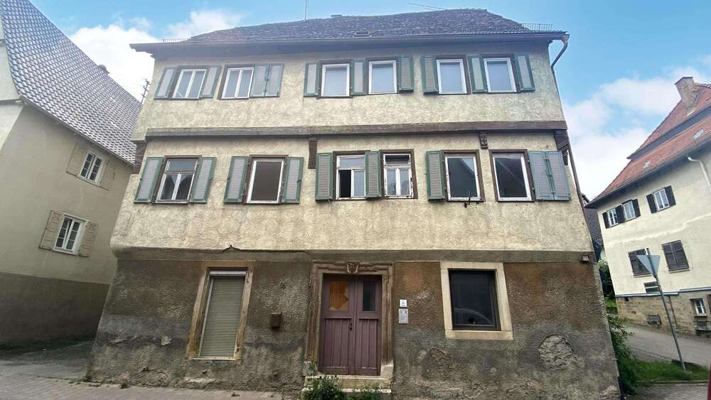 Einfamilienhaus Eppingen - 15 Zimmer, 330 m&sup2;, 99.000&euro; | Angebot:25194326