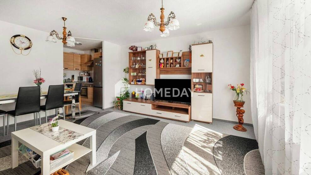 Gut geschnittene Zweizimmerwohnung mit Loggia, Stellplatz und grüner Aussicht 2 zimmer