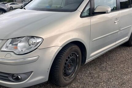 VW Touran 210.000 km 2.650 &euro; Bad Rappenau OT Obergimpern 74906