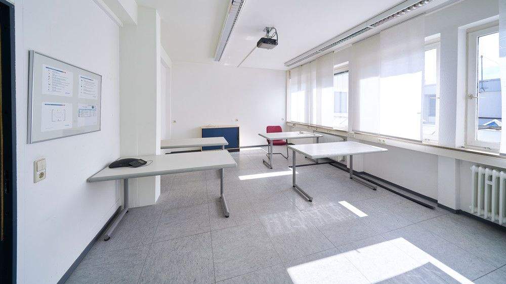 Vielseitiger Gewerbekomplex mit flexiblen Nutzungsmöglichkeiten *** Auch Teilflächen sind möglich! zimmer