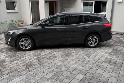 Ford Focus 83.000 km 13.900 € Kirchheim am Neckar 74366