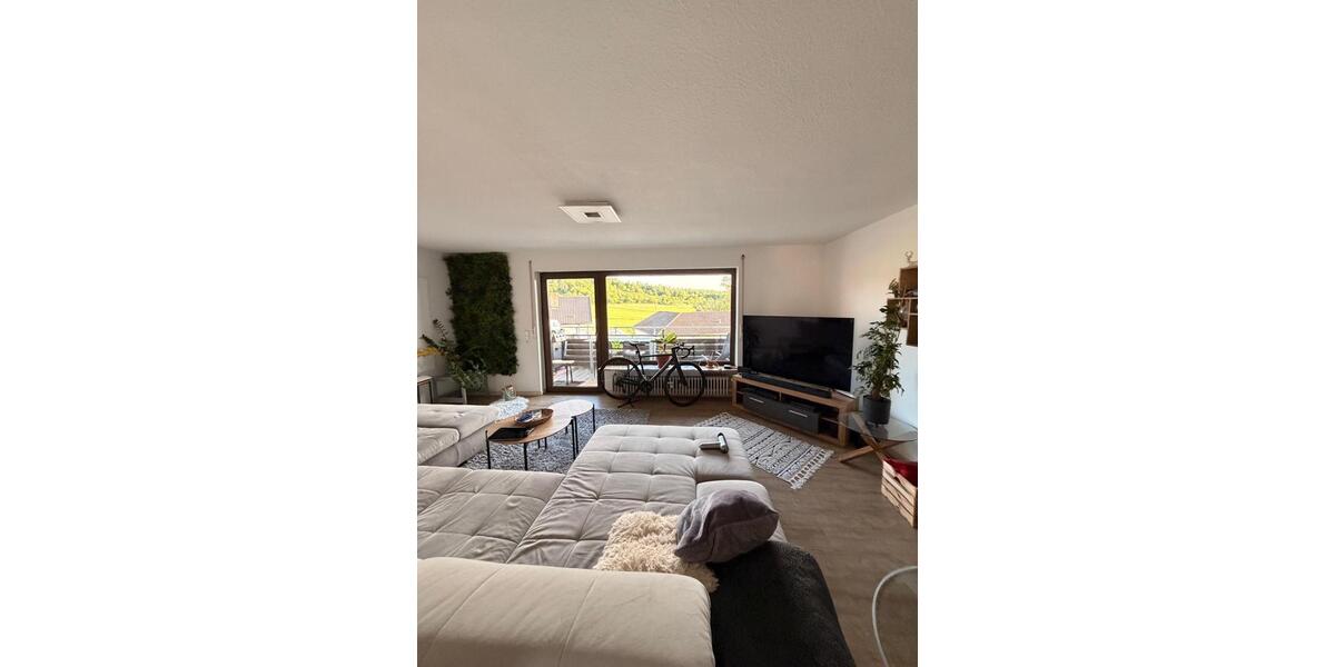 Etagenwohnung Backnang - 2.5 Zimmer, 82 m&sup2;, 940&euro; | Angebot:26619571