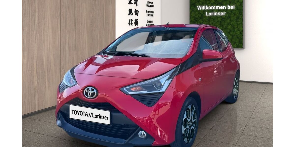 Toyota Aygo (X) 12.769 km 10.490 &euro; Backnang 71522