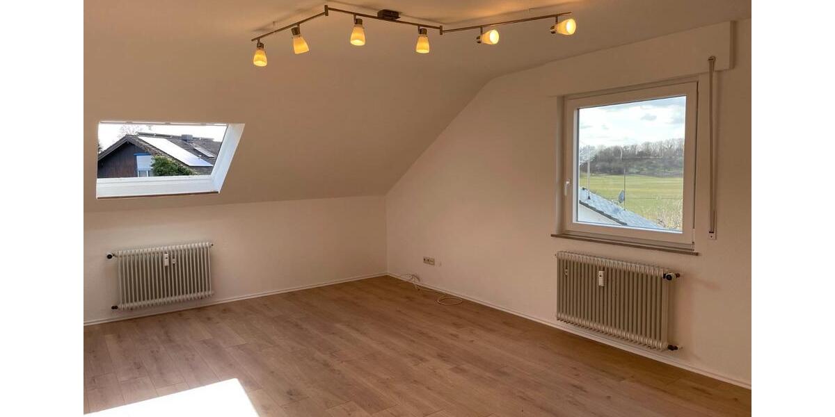 Dachgeschoßwohnung Sternenfels - 3 Zimmer, 69 m&sup2;, 750&euro; | Angebot:26477383