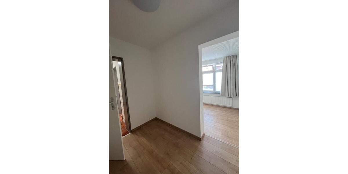 Hochparterre Ludwigsburg - 5.5 Zimmer, 115 m&sup2;, 1.560&euro; | Angebot:26504465
