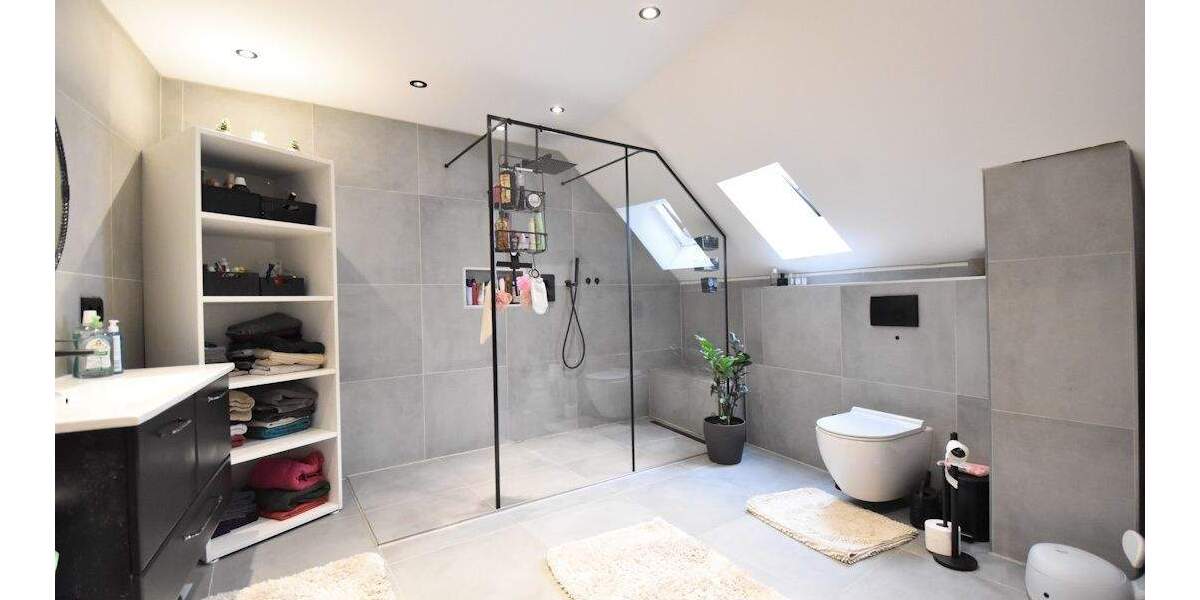 Einfamilienhaus Sinsheim - 9 Zimmer, 202 m&sup2;, 499.000&euro; | Angebot:25213142