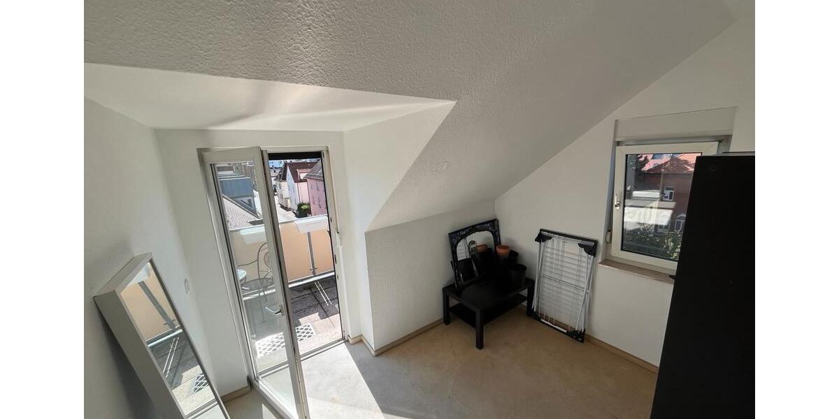Dachgeschoßwohnung Ludwigsburg Eglosheim - 3 Zimmer, 62 m&sup2;, 879&euro; | Angebot:27608072