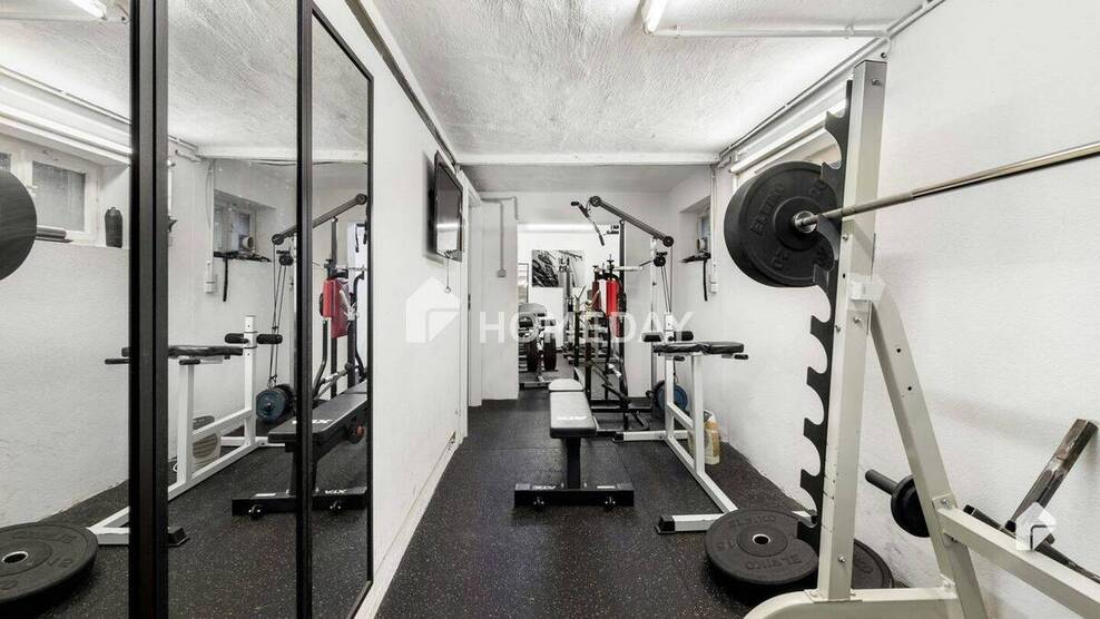 Luxuriös und komplett möbliert: Hochwertige 4-Zimmer-Wohnung mit EBK, Loggia, Fitnessbereich und TG 4 zimmer