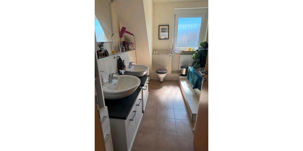 Doppelhaushälfte Sulzfeld - 4 Zimmer, 132 m&sup2;, 450.000&euro; | Angebot:26398035