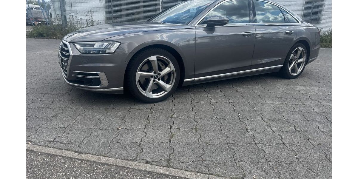 Audi A8 143.500 km 31.000 &euro; Ludwigsburg 71638