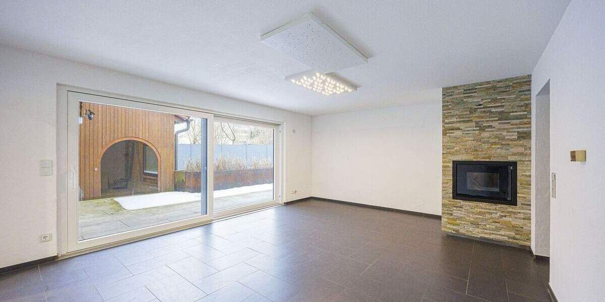 Mehrfamilienhaus, Wohnhaus Sachsenheim Ochsenbach - 8 Zimmer, 225 m&sup2;, 638.000&euro; | Angebot:25051426