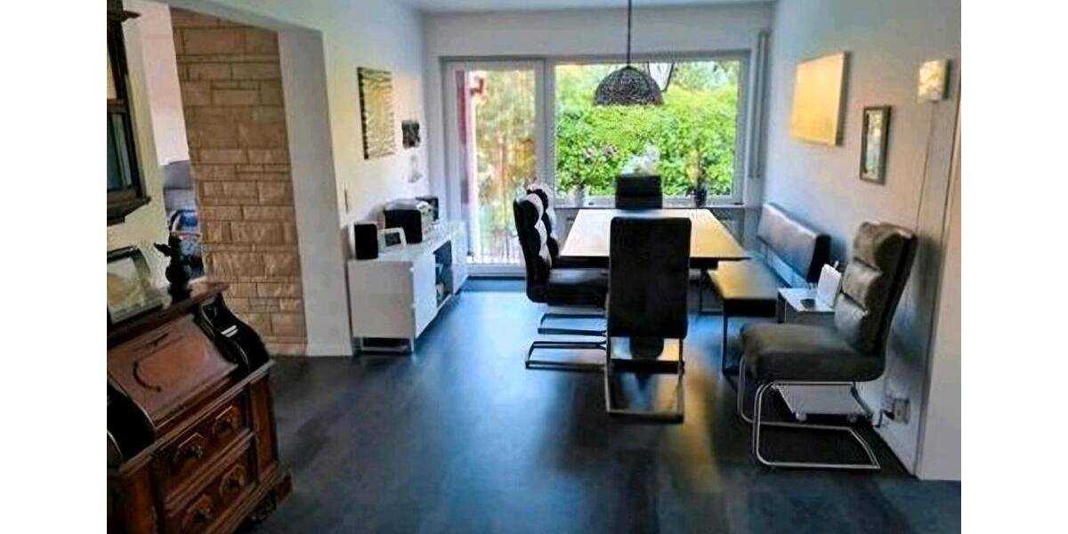 Etagenwohnung Sachsenheim - 5.5 Zimmer, 147 m&sup2;, 1.470&euro; | Angebot:26607087