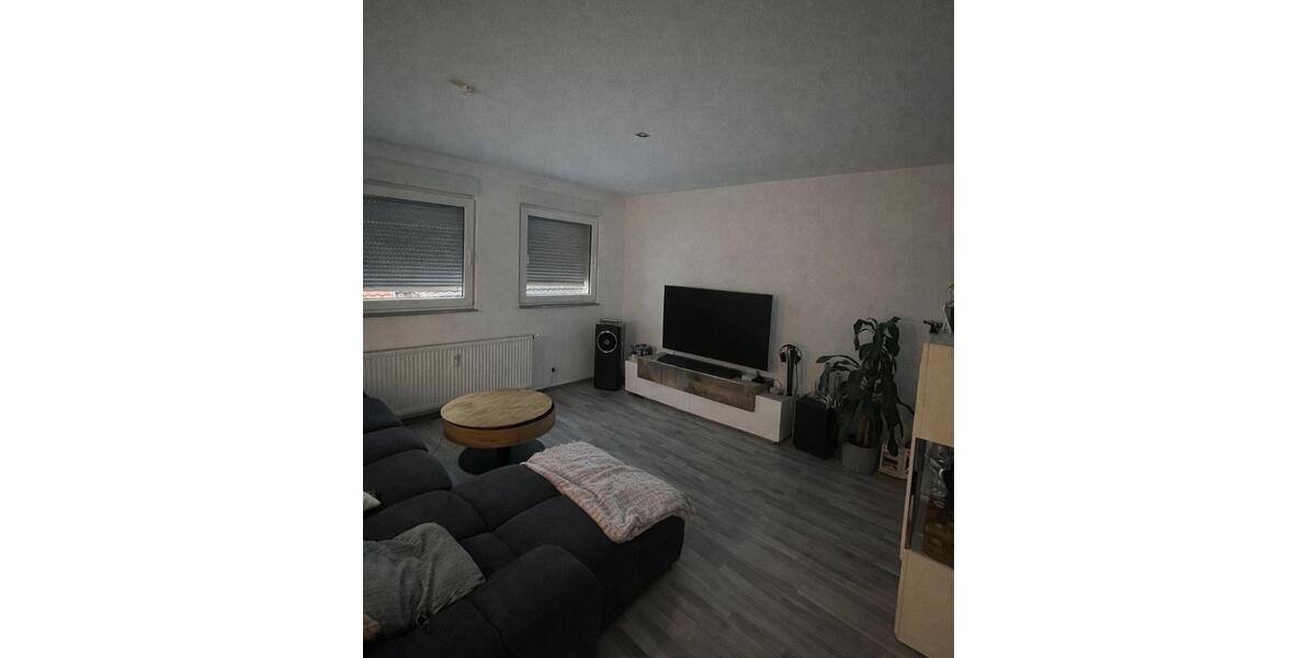 Dachgeschoßwohnung Mundelsheim - 3 Zimmer, 86 m&sup2;, 1.100&euro; | Angebot:26125714