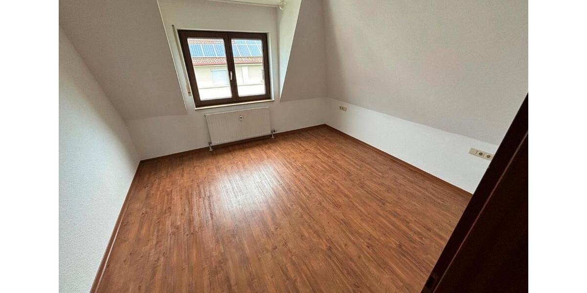 Dachgeschoßwohnung Löchgau - 3 Zimmer, 73 m&sup2;, 230.000&euro; | Angebot:26726505