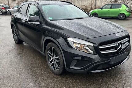 Mercedes-Benz GLA 200 168.000 km 12.800 &euro; Möglingen/Ludwigsburg 71696