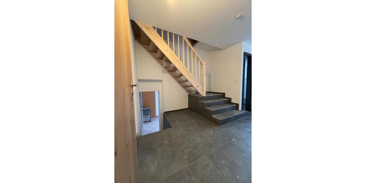 Einfamilienhaus Schwaigern - 4 Zimmer, 120 m&sup2;, 1.700&euro; | Angebot:24977745