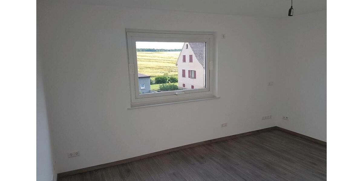 Etagenwohnung Massenbachhausen - 4 Zimmer, 85 m&sup2;, 1.000&euro; | Angebot:26619565