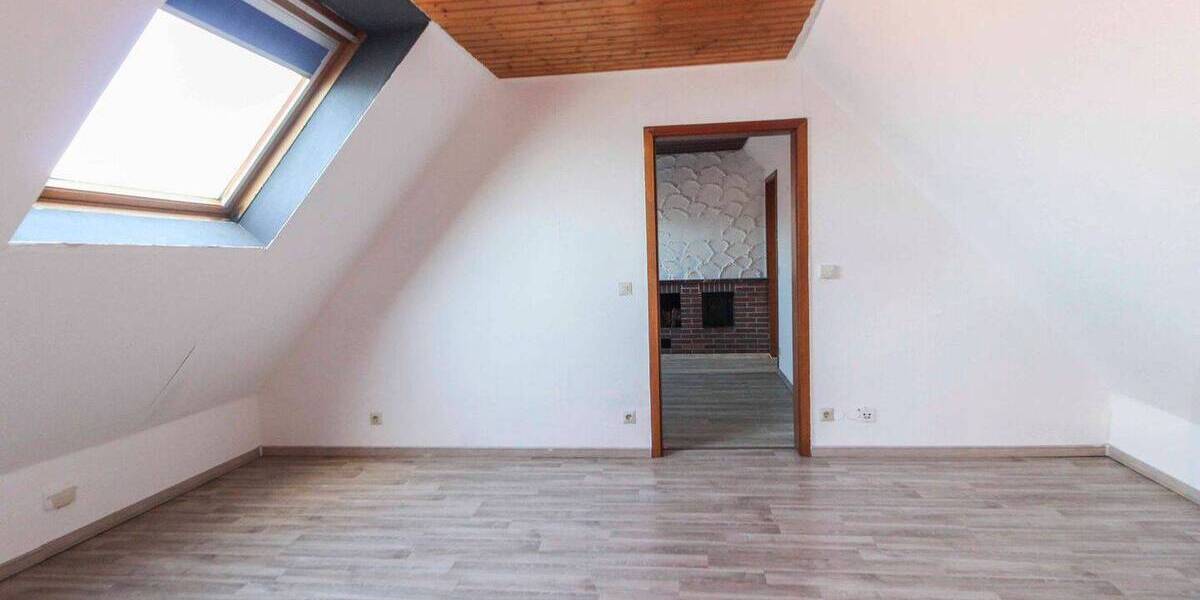 Doppelhaushälfte Erligheim - 9 Zimmer, 151 m&sup2;, 375.000&euro; | Angebot:26344706
