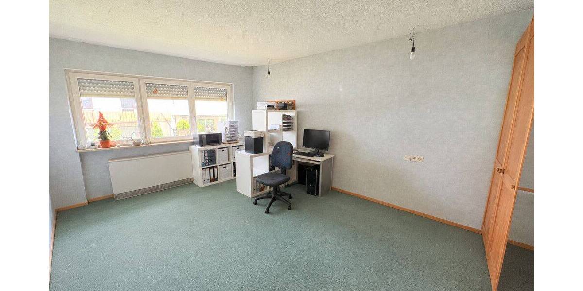 Etagenwohnung Erdmannhausen - 4 Zimmer, 135 m&sup2;, 1.450&euro; | Angebot:26868771