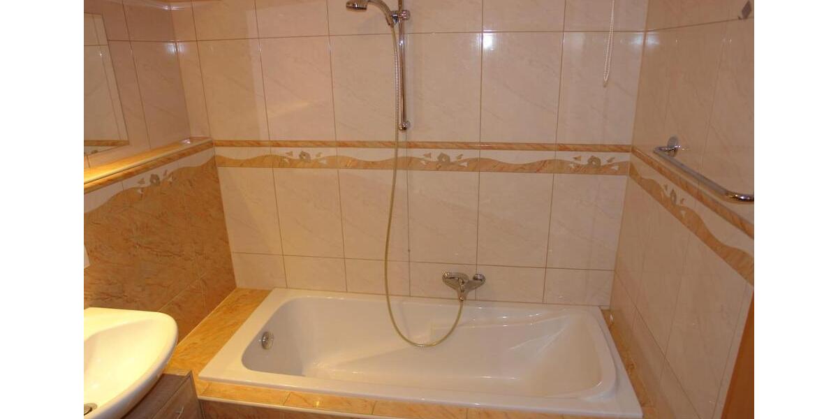 Erdgeschoßwohnung Bad Friedrichshall - 2 Zimmer, 54 m&sup2;, 990&euro; | Angebot:24542849